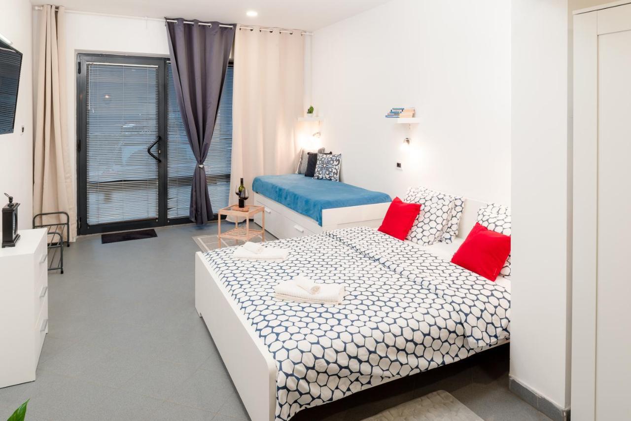 Studio Apartment Sesula Split Exteriör bild